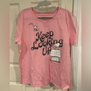 Peanuts Keep Looking Up women’s tshirt. Pink xl. Runs small. Fits like a large.